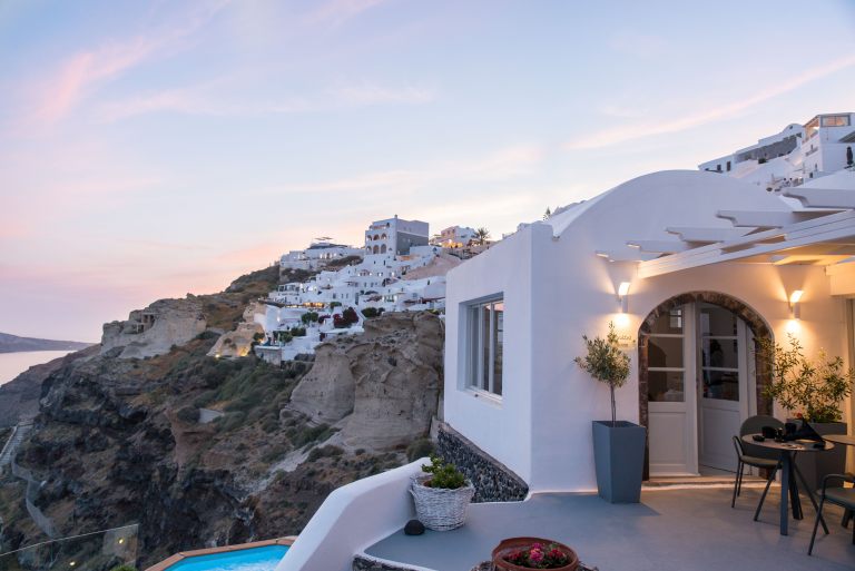 santorini-oia-caldera-view-nostos-hotel (3)